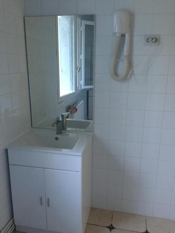 Lori Hostel Bobigny Esterno foto